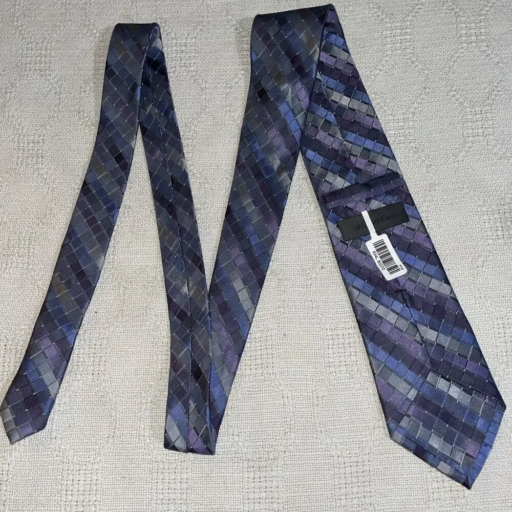 Calvin Klein Men’s Dress Tie Sz 23” 3.5” Blue Geometric Extra Long Business NWT